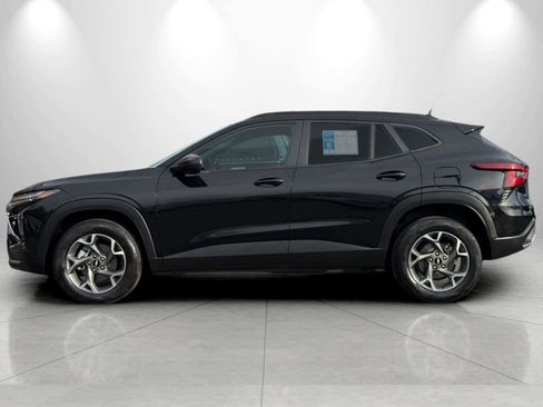 Used 2025 Chevrolet Trax LT FWD image 5