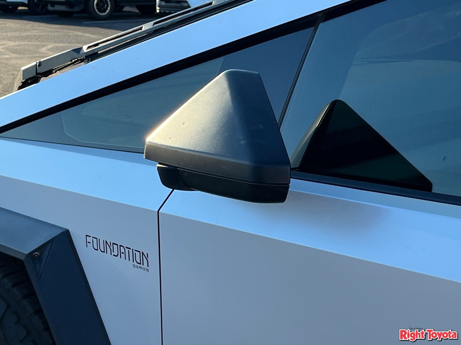 Used 2024 Tesla Cybertruck AWD Crew Cab image 9