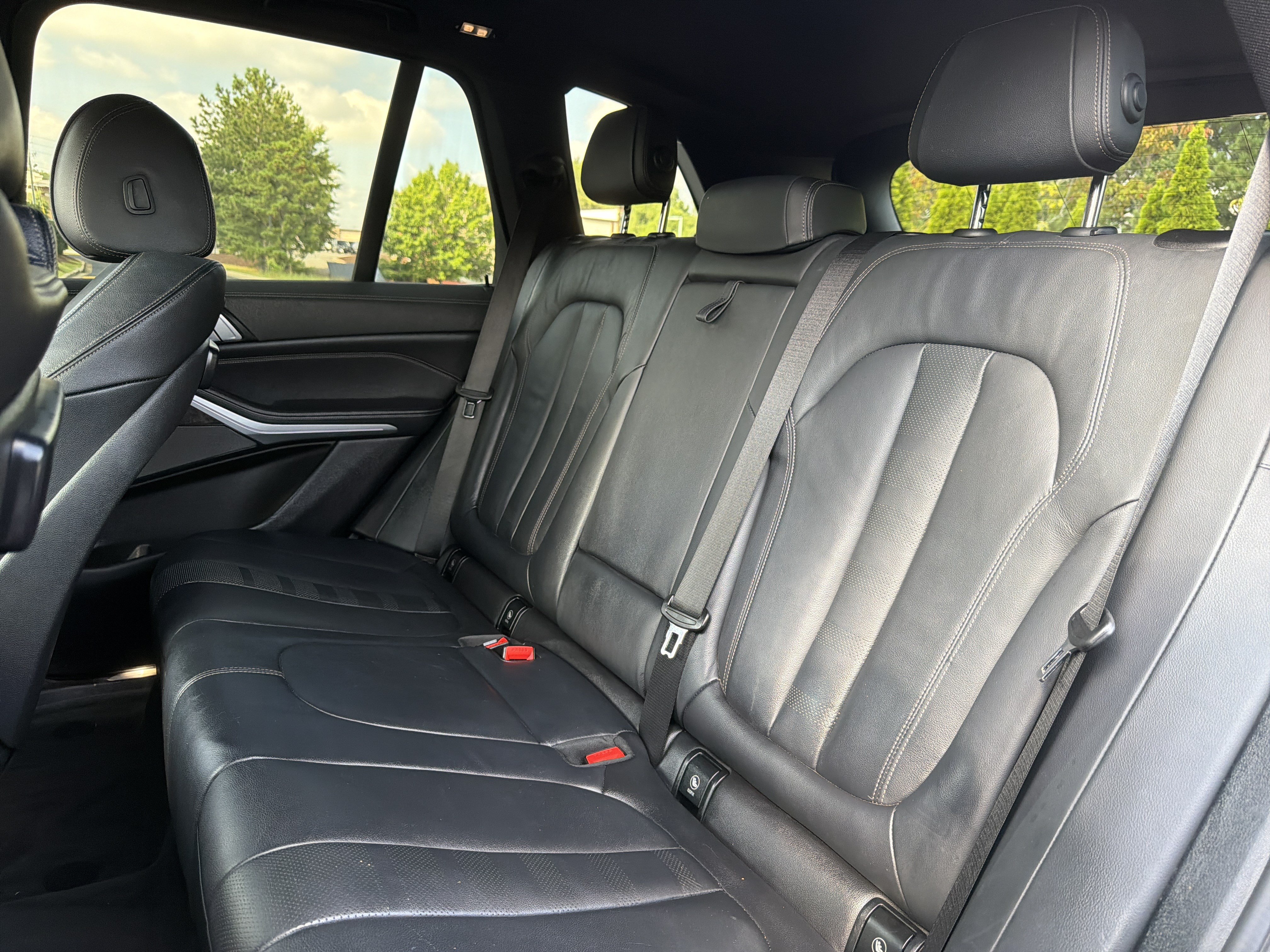 Used 2021 BMW X5 sDrive40i w/ Premium Package RWD image 9