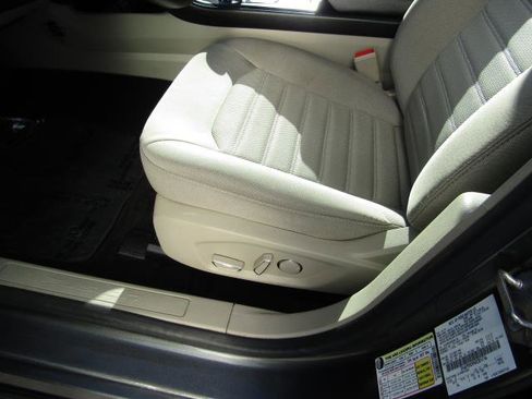 Used 2019 Ford Fusion SE image 14