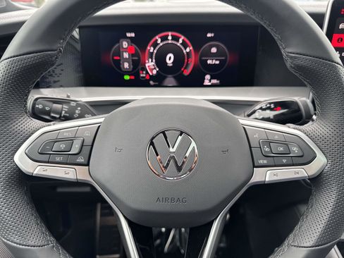 New 2026 Volkswagen Tiguan SE R-Line FWD image 11
