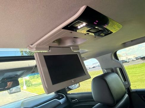 Used 2019 GMC Yukon SLT w/ Graphite Performance Edition AWD/4WD image 34