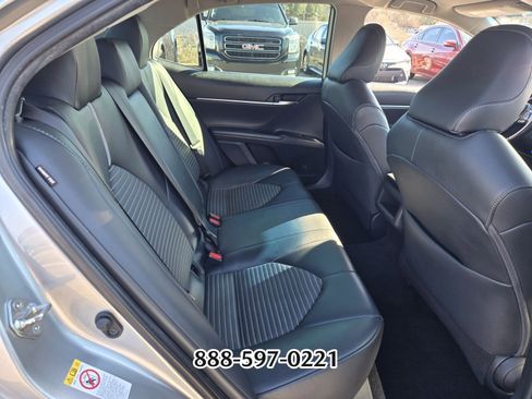 Used 2019 Toyota Camry SE image 16