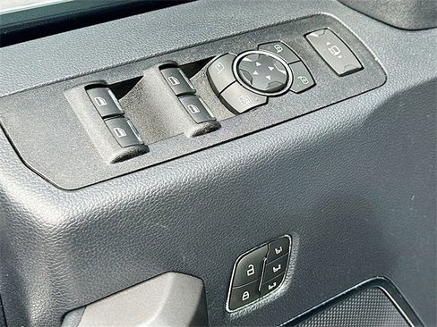 Used 2022 Ford F350 Platinum image 18