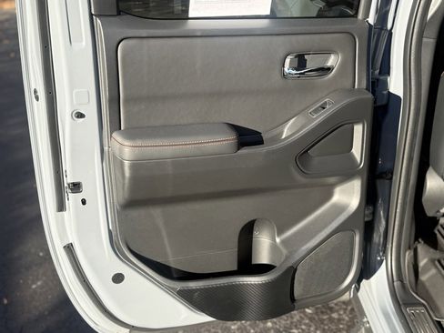 Used 2023 Nissan Frontier PRO-4X w/ Pro-4X Premium Package image 14