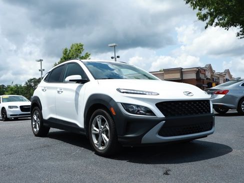 Used 2023 Hyundai Kona SEL w/ Convenience Package FWD image 3