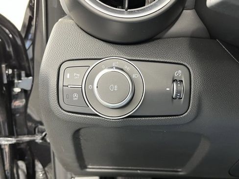 Used 2025 Alfa Romeo Giulia AWD w/ Driving Assist Package image 19