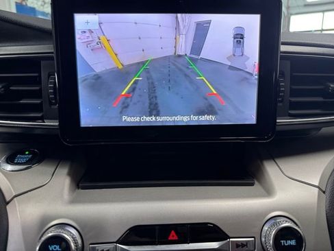 Used 2021 Ford Explorer XLT w/ Equipment Group 202A image 15