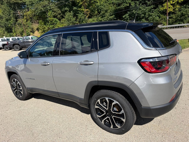 Used 2022 Jeep Compass Limited AWD/4WD image 7