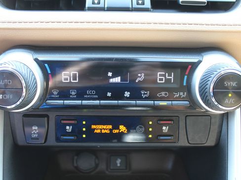 Used 2022 Toyota RAV4 Limited AWD/4WD image 45