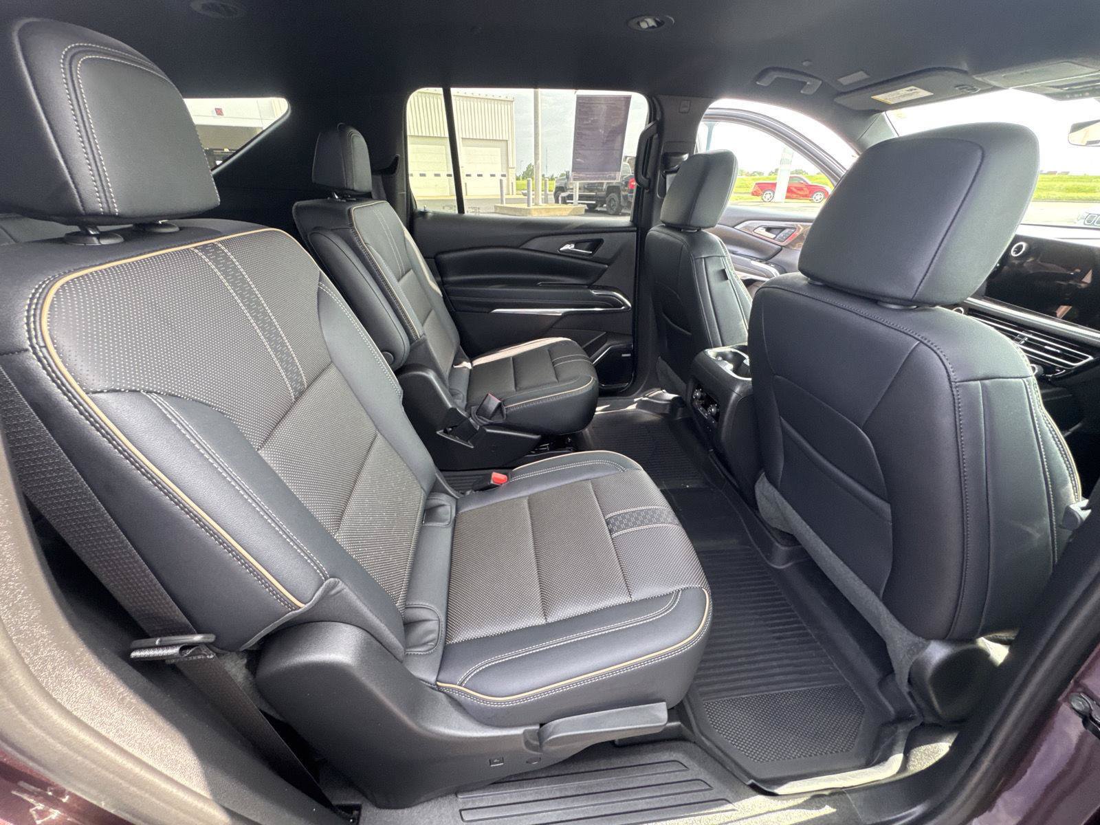 Used 2026 Chevrolet Traverse High Country w/ LPO, Floor Liner Package FWD image 15