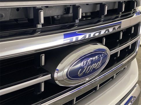 Used 2022 Ford F150 Lariat w/ Equipment Group 502A High image 38