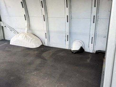 Used 2019 Chevrolet Express 3500 w/ Driver Convenience Package image 18