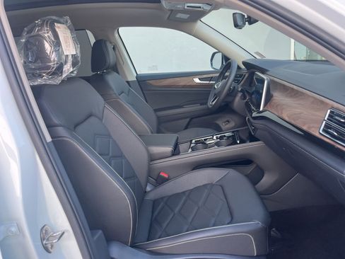 New 2026 Volkswagen Atlas SE FWD image 33