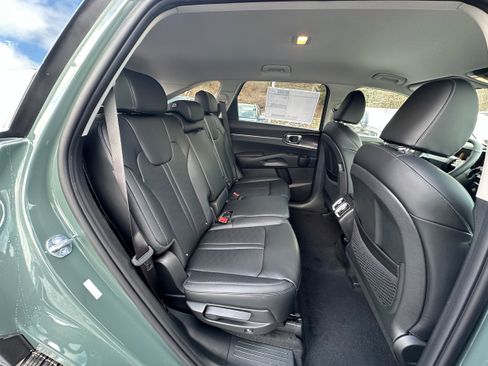 New 2026 Kia Sorento EX image 17