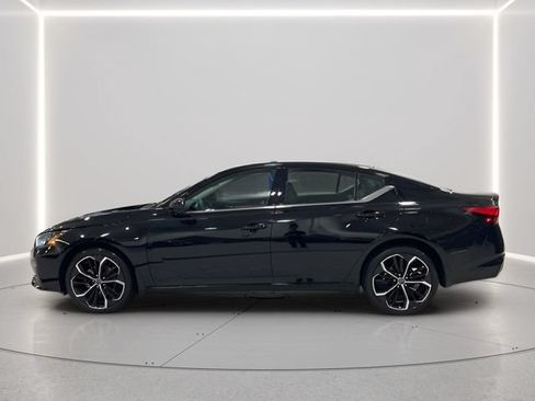 Used 2023 Nissan Altima 2.5 SR w/ SR Premium Package AWD/4WD image 23