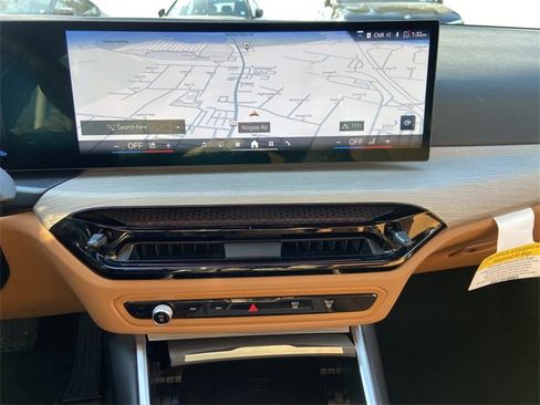 Used 2025 BMW 330i xDrive Sedan w/ Convenience Package image 17