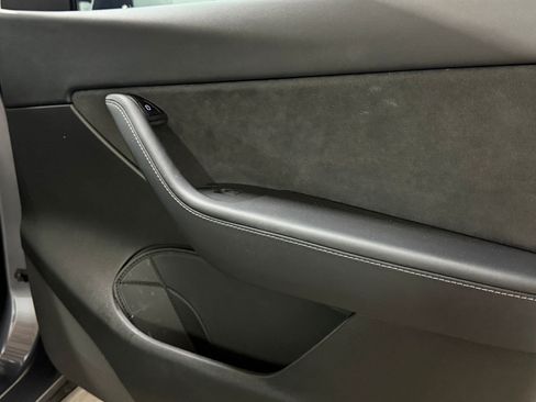 Used 2022 Tesla Model Y Performance AWD/4WD image 41