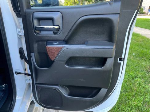 Used 2015 GMC Sierra 1500 SLE w/ SLE Value Package image 19