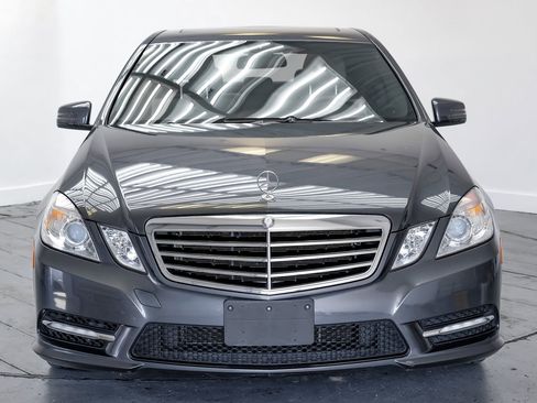 Used 2013 Mercedes-Benz E 350 4MATIC Sedan w/ Premium 1 Pkg image 8