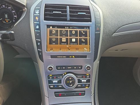 Used 2019 Lincoln MKZ Premiere image 9