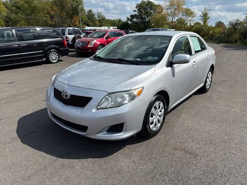 Used 2010 Toyota Corolla image 2