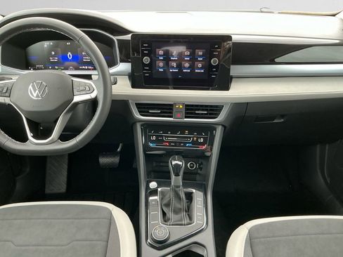 New 2025 Volkswagen Taos SE image 11