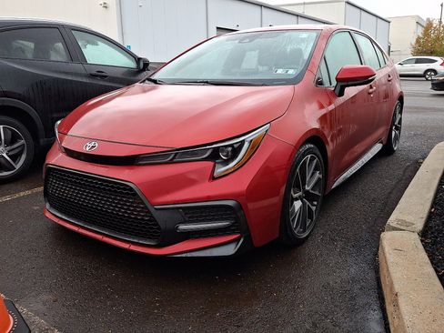Used 2020 Toyota Corolla SE w/ SE Premium Package FWD image 2