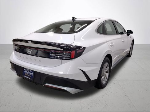 Used 2025 Hyundai Sonata SE FWD image 13