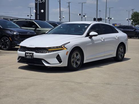 Used 2022 Kia K5 LXS FWD image 2