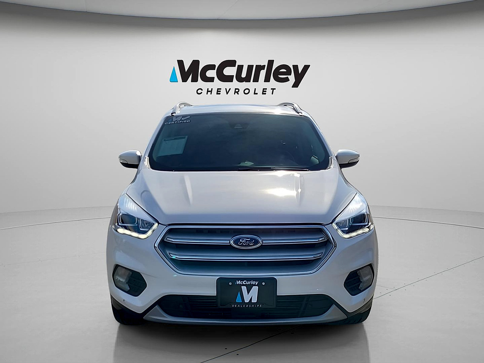Used 2019 Ford Escape Titanium AWD/4WD image 2