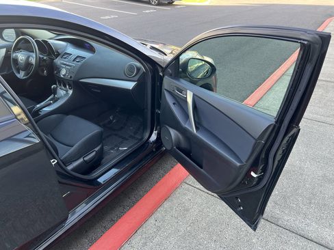 Used 2010 MAZDA MAZDA3 s Sport image 9