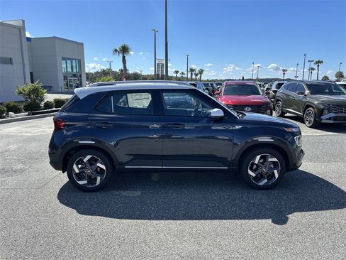 New 2025 Hyundai Venue Limited image 10