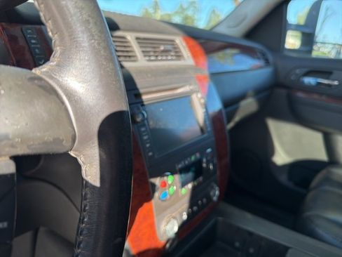 Used 2011 Chevrolet Silverado 2500 LTZ w/ LTZ Plus Package image 29