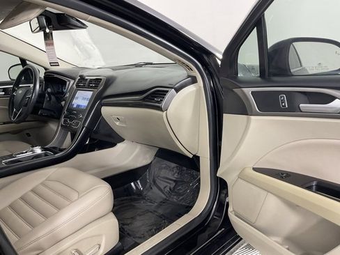 Used 2020 Ford Fusion SEL image 18