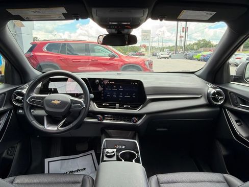 Used 2026 Chevrolet Equinox LT w/ Convenience Package II AWD/4WD image 16