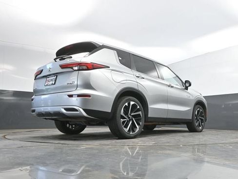 Used 2024 Mitsubishi Outlander 4WD Plug-In Hybrid image 50