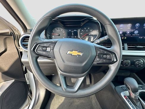 Used 2025 Chevrolet Trax LS image 11