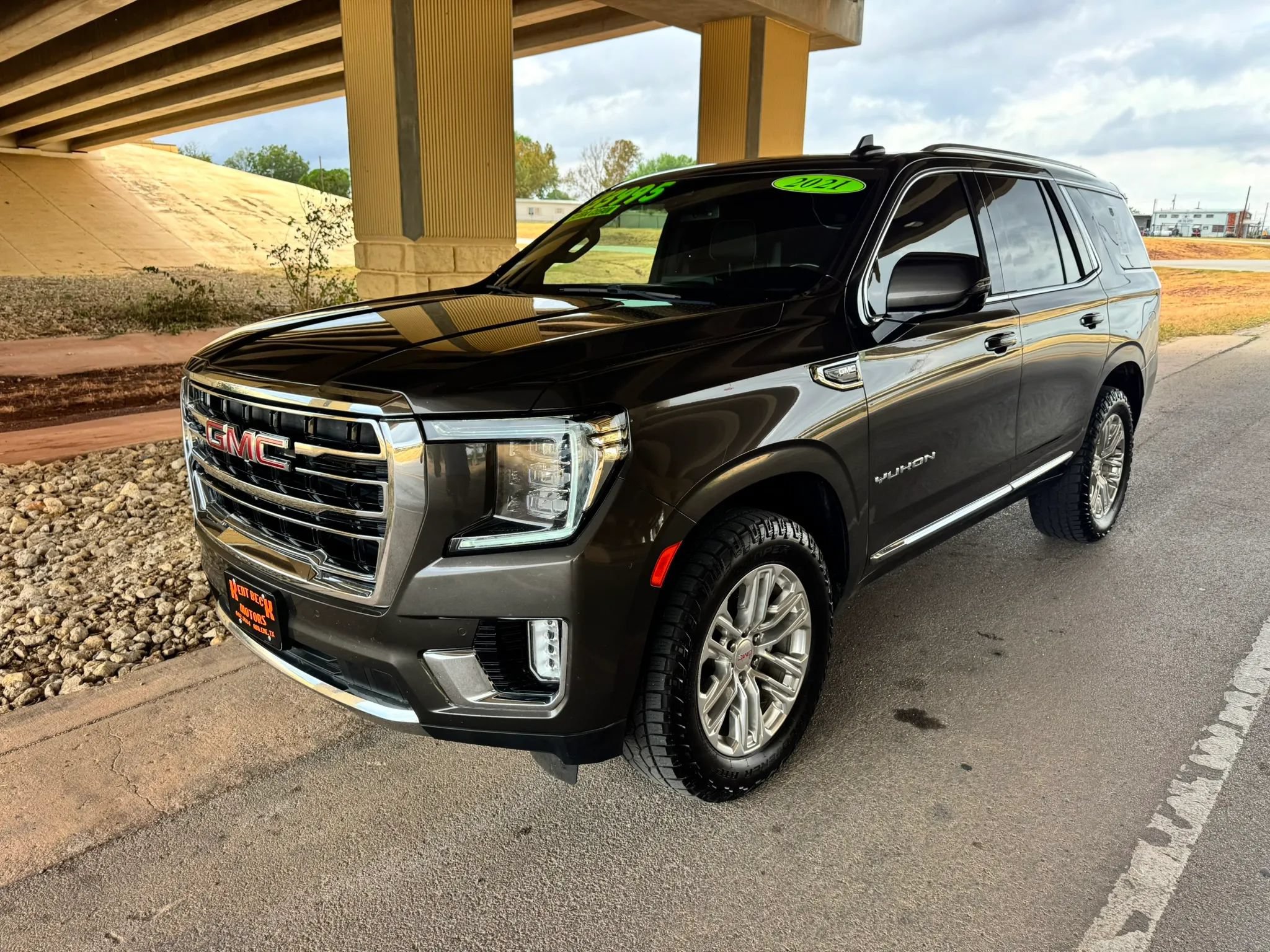Used 2021 GMC Yukon SLT w/ SLT Luxury Plus Package AWD/4WD image 7