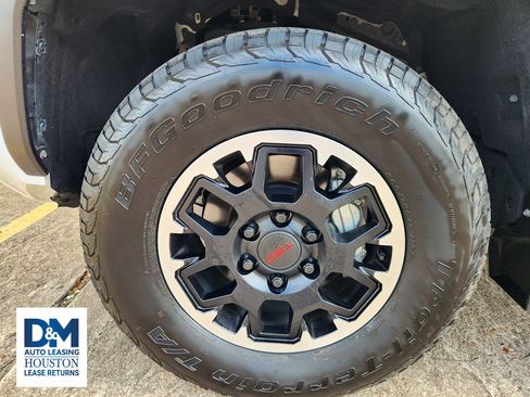 Used 2024 Toyota Tacoma TRD Off-Road image 18