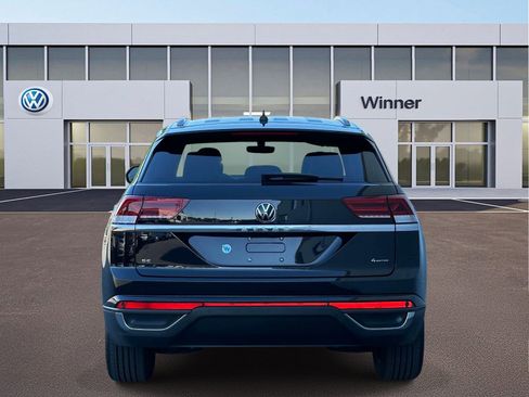 Used 2023 Volkswagen Atlas Cross Sport SE w/ Black Wheel Package AWD/4WD image 4