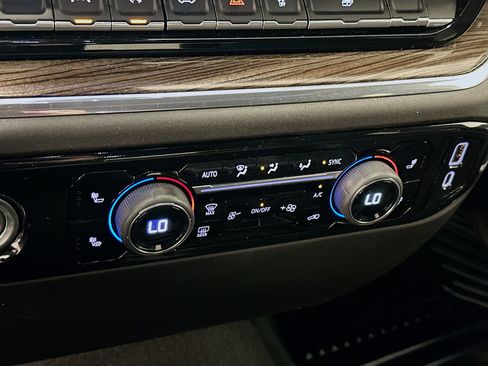 Used 2023 Chevrolet Silverado 1500 LT AWD/4WD image 24