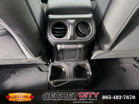 New 2025 Jeep Gladiator Sport image 28