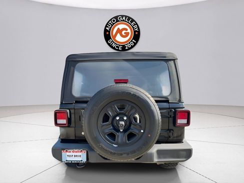 Used 2018 Jeep Wrangler Unlimited Sport AWD/4WD image 17