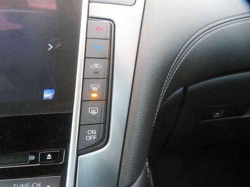 Used 2018 INFINITI Q60 3.0t Luxe image 35