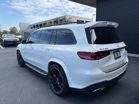 Used 2025 Mercedes-Benz GLS 450 4MATIC image 3