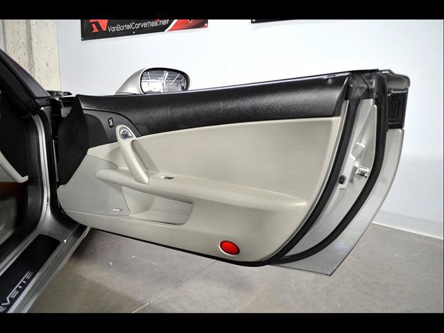 Used 2007 Chevrolet Corvette Convertible w/ Preferred Equipment Group RWD image 19
