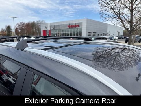 Used 2024 Toyota Highlander XLE AWD/4WD image 13