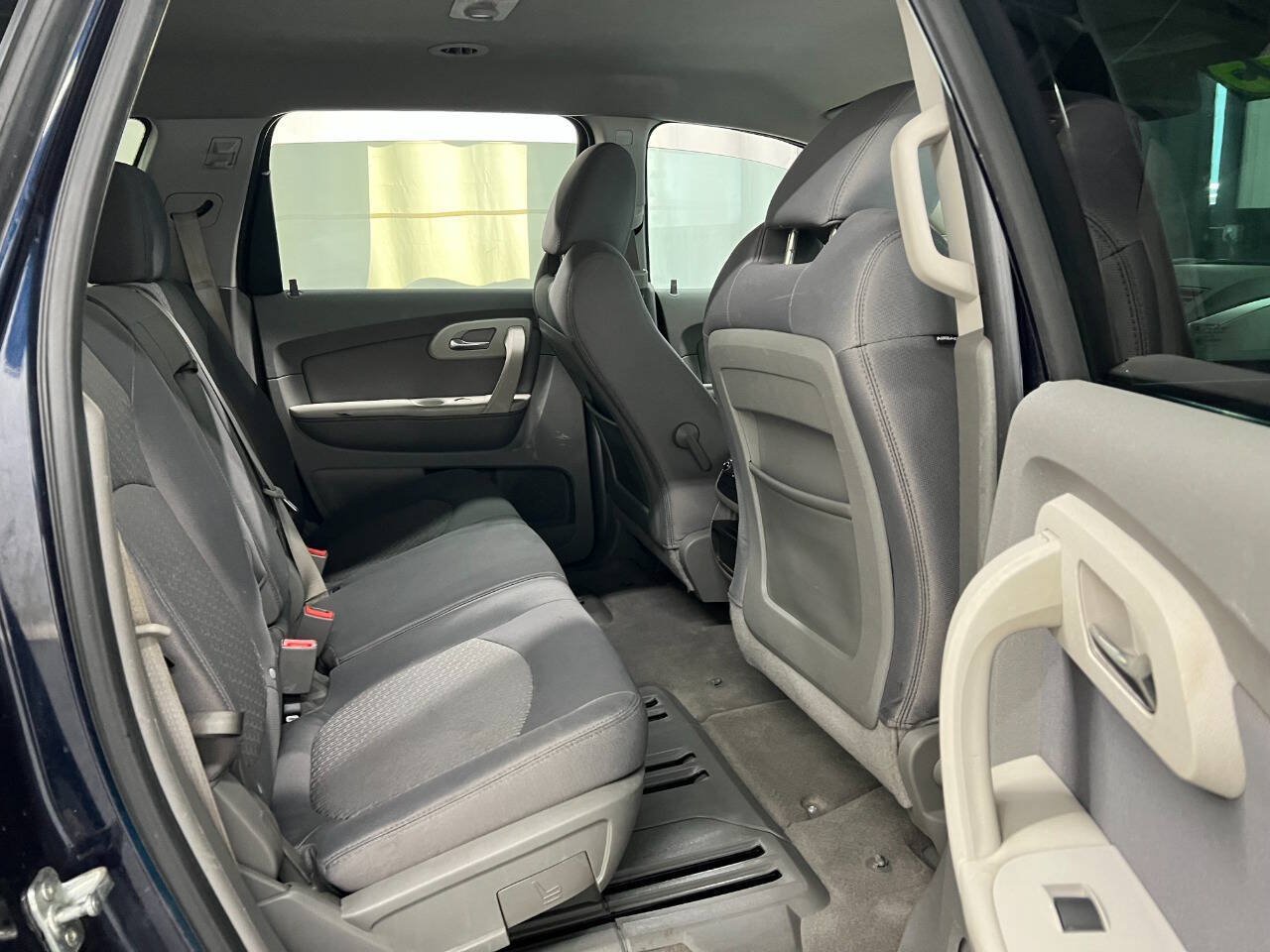 Used 2012 Chevrolet Traverse LS FWD image 11