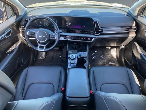 Used 2025 Kia Sportage EX image 10